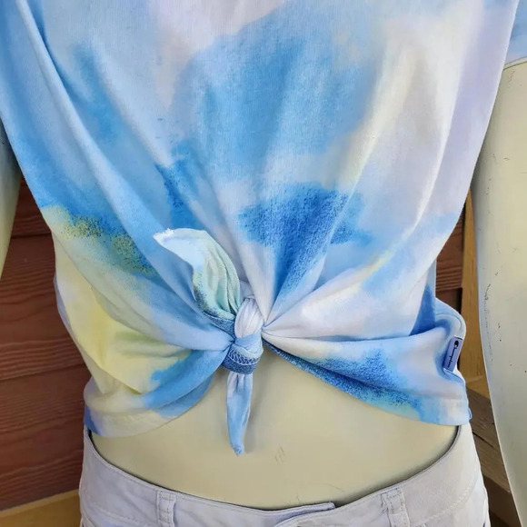 Champion Women's Tie-Front Print Tee Multi Wash Cloud Deep Forte Blue Medium - Picture 10 of 15